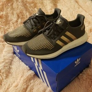 Adidas Swift Run J